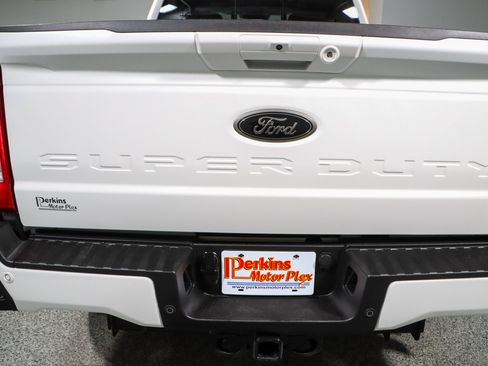 Used 2024 Ford F250 Lariat w/ Lariat Ultimate Package AWD/4WD image 9