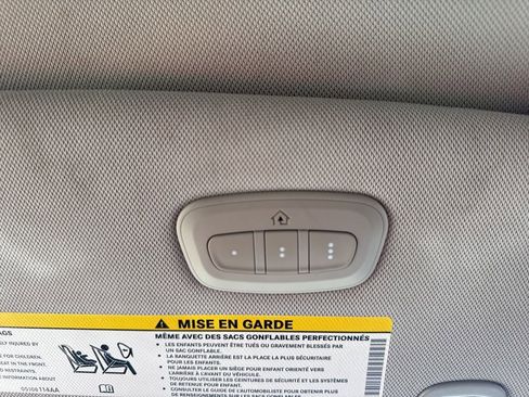 Used 2023 Chrysler Pacifica Limited FWD image 20