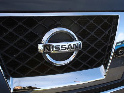 Used 2012 Nissan Frontier PRO-4X image 9