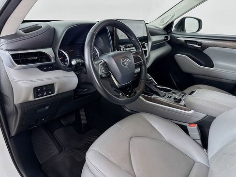 Certified 2020 Toyota Highlander Platinum AWD/4WD image 10