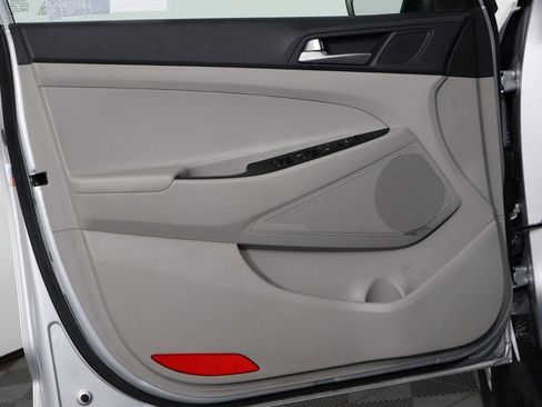 Used 2019 Hyundai Tucson SE FWD image 12