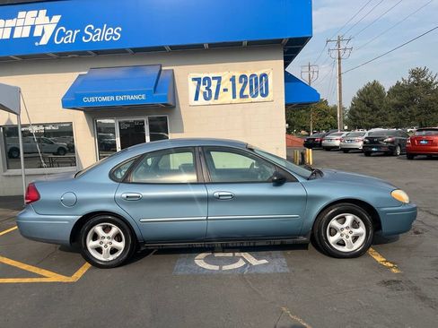 Used 2007 Ford Taurus SE FWD image 2