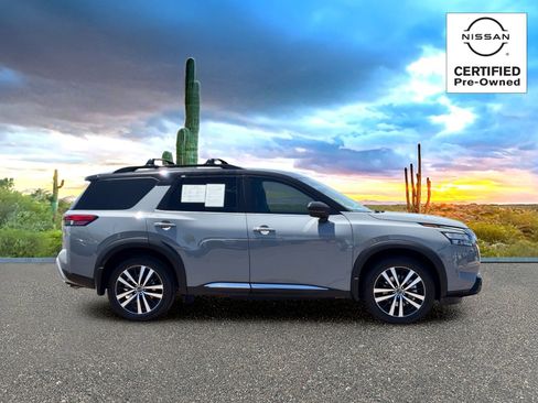 Certified 2025 Nissan Pathfinder Platinum FWD image 6