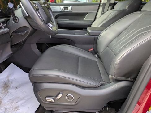 Used 2025 Hyundai Santa Fe SEL image 16