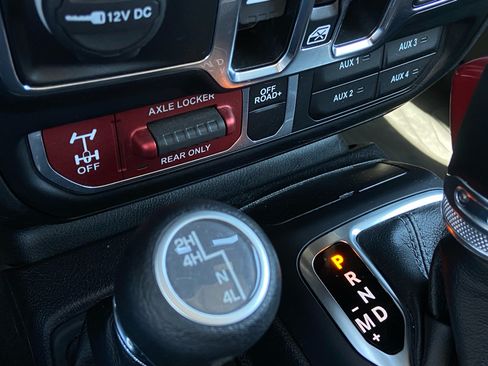 Used 2024 Jeep Gladiator Sport AWD/4WD image 24
