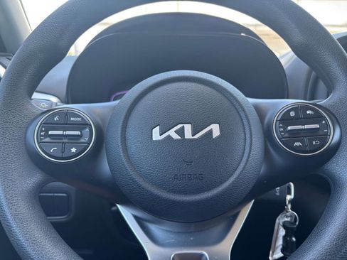 Used 2025 Kia Soul LX w/ LX Technology Package FWD image 27