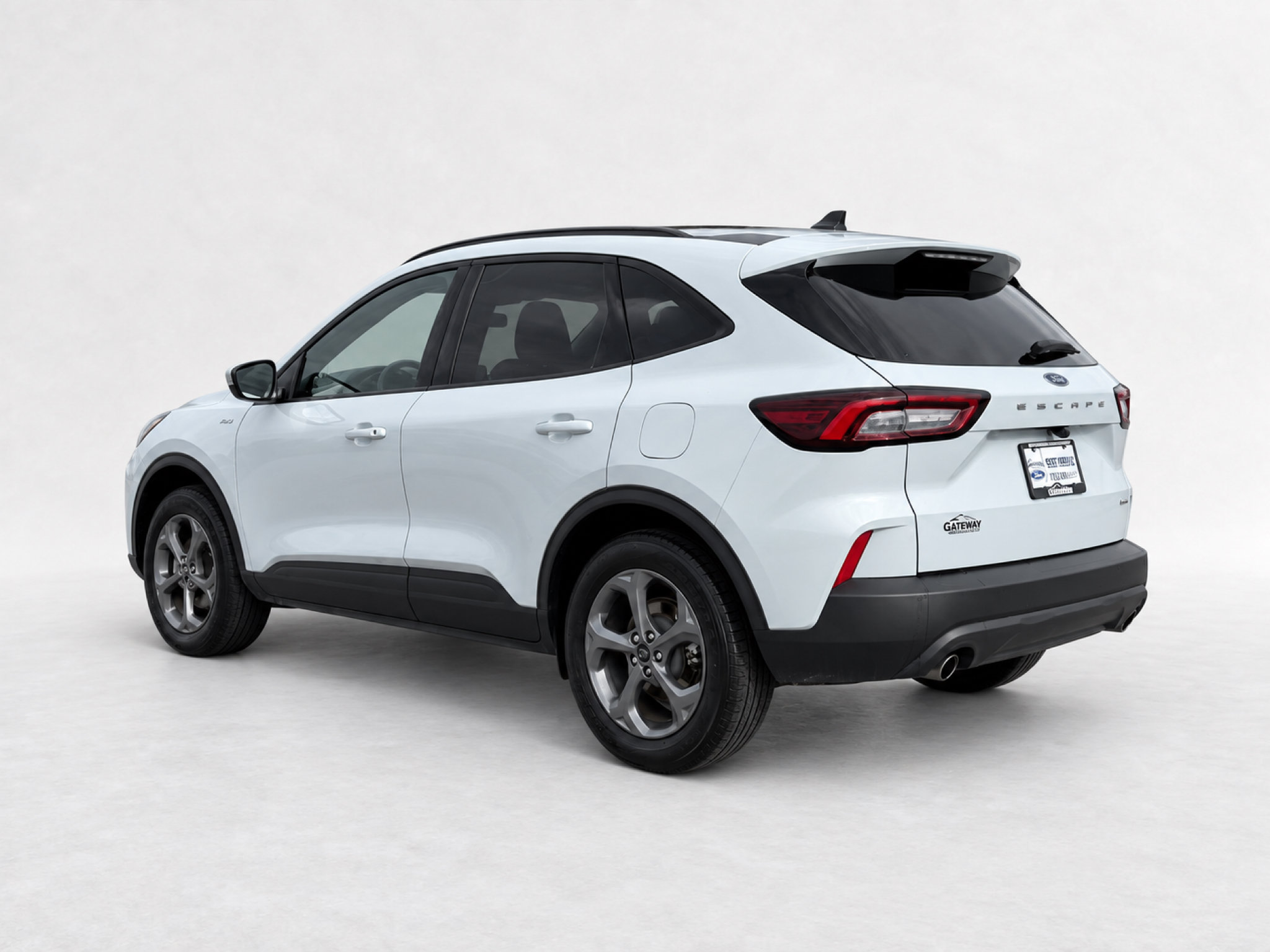 Used 2025 Ford Escape ST-Line Select AWD/4WD image 3