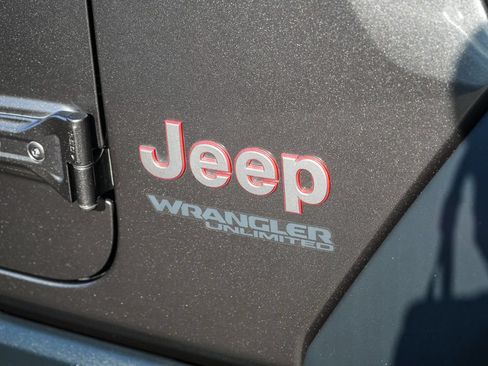 Used 2020 Jeep Wrangler Unlimited Rubicon AWD/4WD image 9