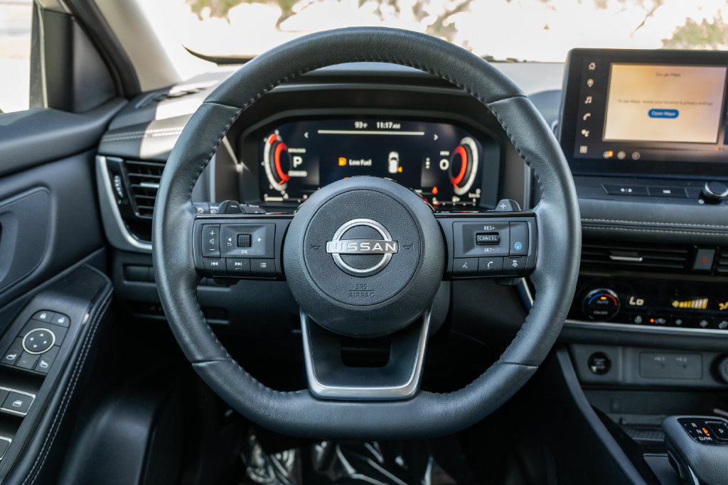Used 2024 Nissan Rogue SL FWD image 22