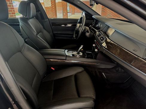 Used 2013 BMW 740Li xDrive AWD/4WD image 27