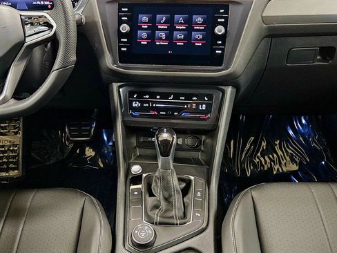 Used 2024 Volkswagen Tiguan SE R-Line image 15