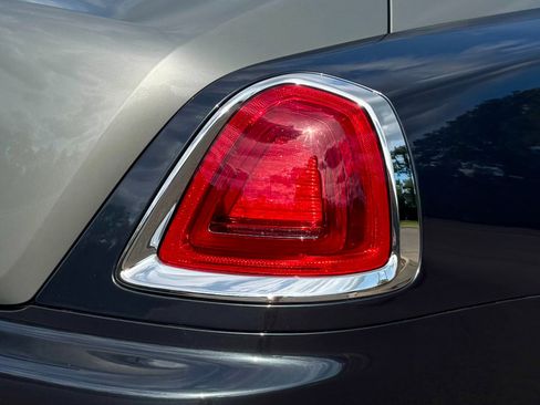Used 2016 Rolls-Royce Wraith RWD image 85