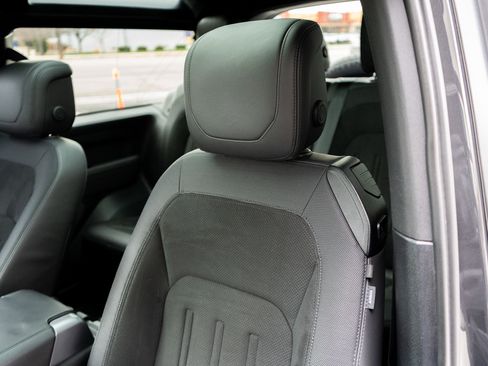 Used 2023 Land Rover Defender 90 Carpathian Edition image 25