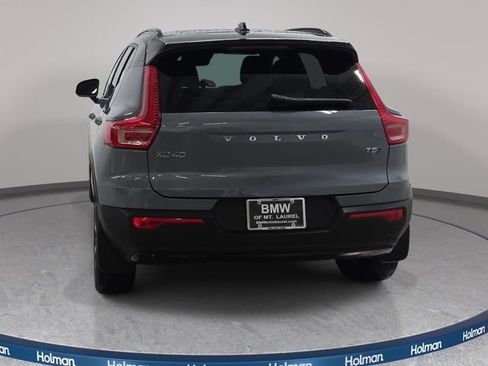Used 2022 Volvo XC40 T5 R-Design w/ Protection Package AWD/4WD image 7