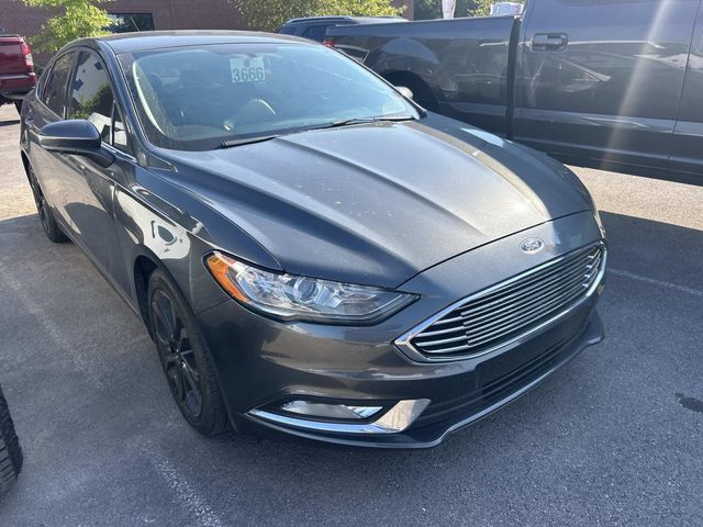 Used 2018 Ford Fusion SE w/ Equipment Group 201A FWD image 3
