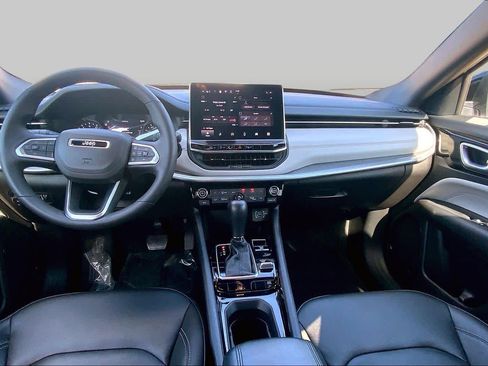 Used 2025 Jeep Compass Limited AWD/4WD image 15