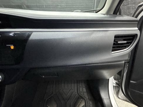 Used 2015 Toyota Corolla L FWD image 32