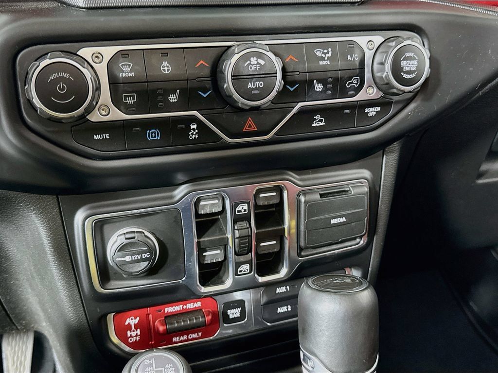 Used 2023 Jeep Wrangler Unlimited Rubicon 4xe AWD/4WD image 23