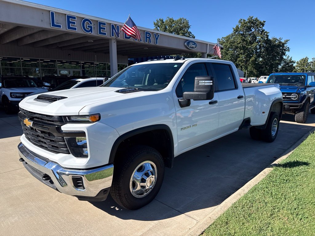Used 2025 Chevrolet Silverado 3500 W/T w/ WT Convenience Package AWD/4WD image 1