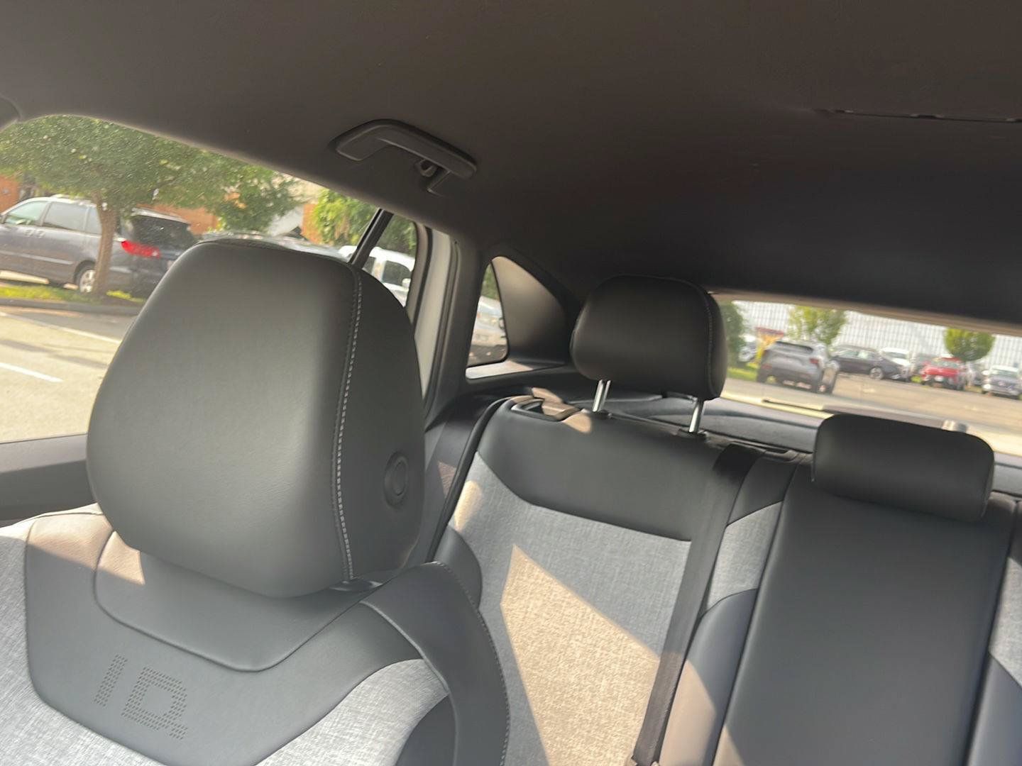 Certified 2025 Volkswagen ID.4 Pro AWD/4WD image 34