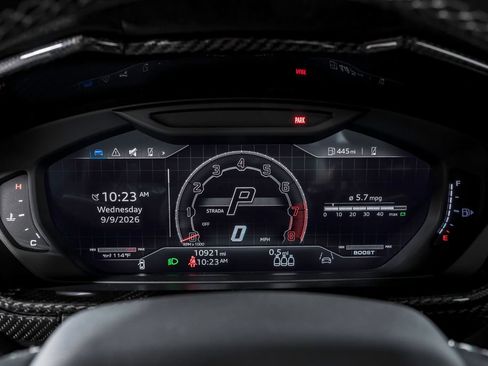 Used 2023 Lamborghini Urus Performante AWD/4WD image 16