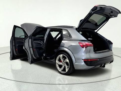 Used 2024 Audi Q8 e-tron Prestige AWD/4WD image 16