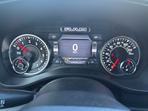 Used 2019 RAM 1500 Laramie AWD/4WD image 22