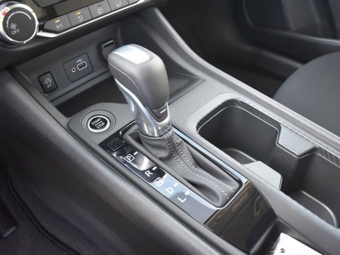 Used 2025 Nissan Sentra S image 22