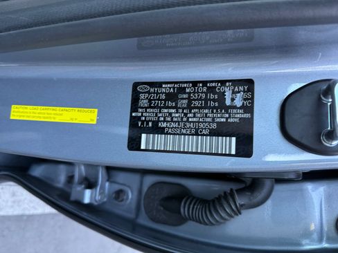 Used 2017 Genesis G80 3.8 w/ Option Group 03 image 25