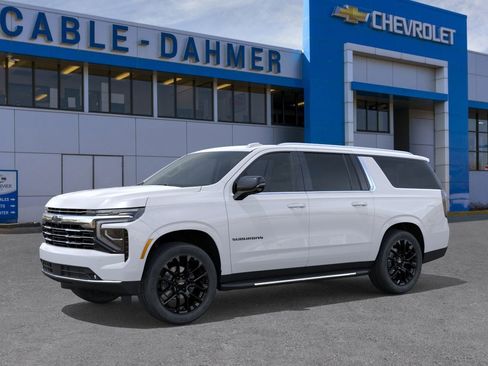 New 2026 Chevrolet Suburban LT w/ Comfort Package AWD/4WD image 16