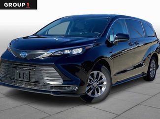 Used 2024 Toyota Sienna LE video 1