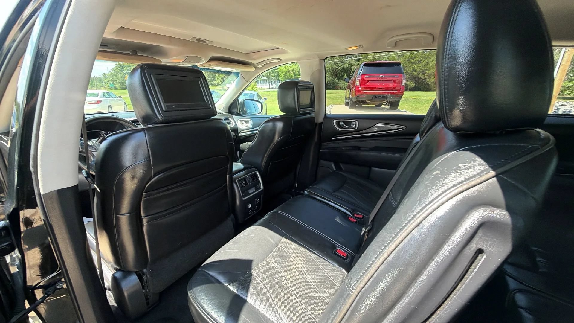 Used 2013 INFINITI JX35 AWD w/ Premium Pkg image 13