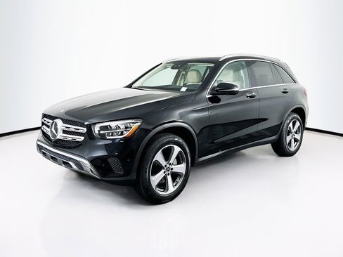 Used 2022 Mercedes-Benz GLC 300 w/ Multimedia Package Lite image 3