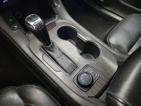 Used 2019 GMC Acadia SLT AWD/4WD image 26
