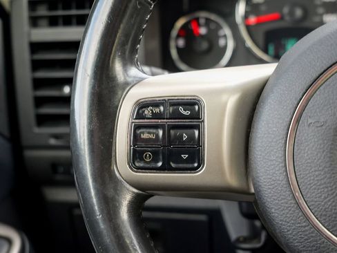 Used 2011 Jeep Liberty Limited w/ Chrome Accents Group AWD/4WD image 43