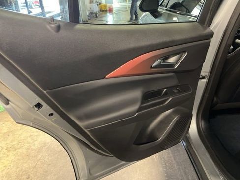 Used 2025 Chevrolet Equinox EV RS w/ LPO, All-Weather Mat Package FWD image 21