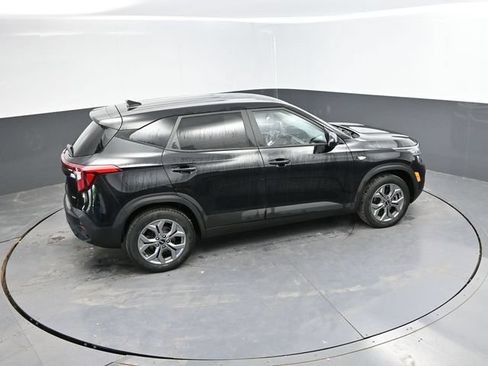 Used 2024 Kia Seltos LX AWD/4WD image 31