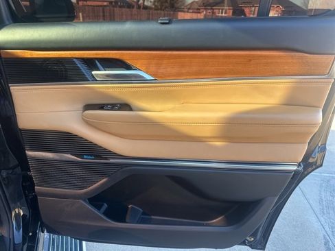 Used 2023 Jeep Grand Wagoneer Series III image 21