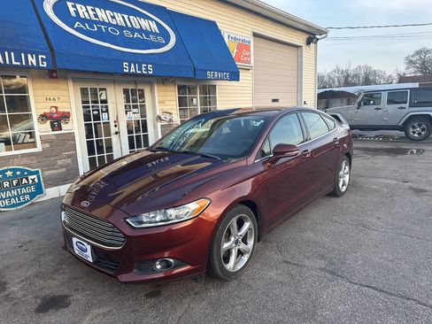 Used 2015 Ford Fusion SE w/ Equipment Group 201A image 3