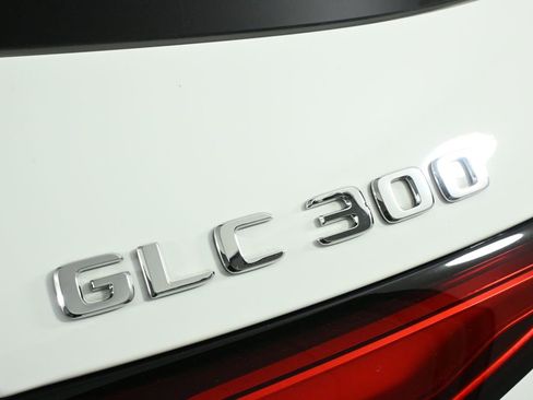 Used 2026 Mercedes-Benz GLC 300 image 26