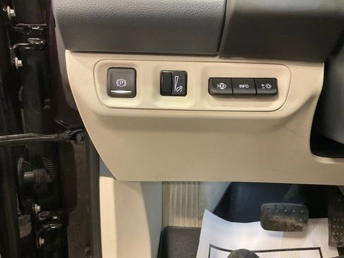 Used 2021 GMC Acadia Denali w/ Denali Technology Package image 14