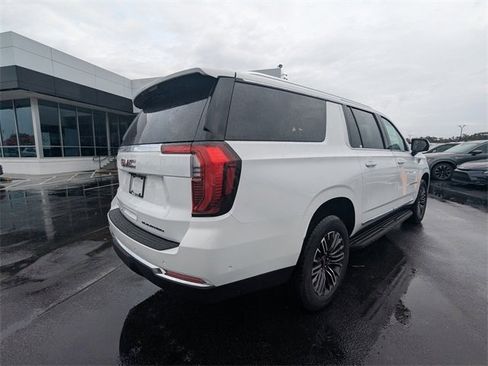 New 2026 GMC Yukon XL Elevation image 4