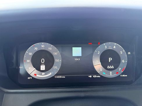 Used 2026 Land Rover Range Rover Velar Dynamic SE AWD/4WD image 9