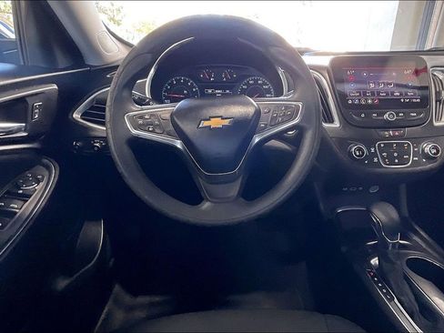 Used 2021 Chevrolet Malibu LT image 5