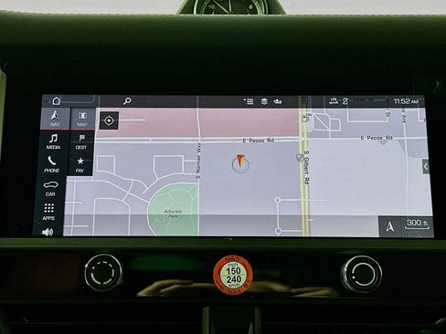 New 2025 Porsche Macan image 18