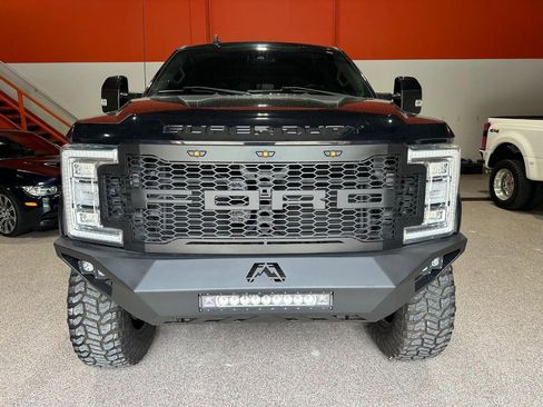 Used 2019 Ford F250 Lariat w/ Lariat Ultimate Package AWD/4WD image 6
