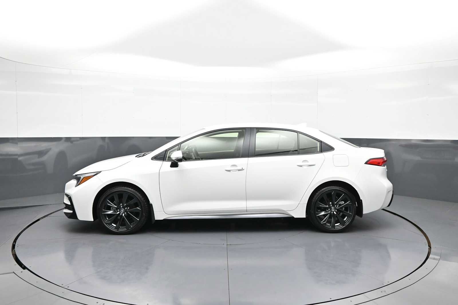 Certified 2026 Toyota Corolla SE FWD image 9