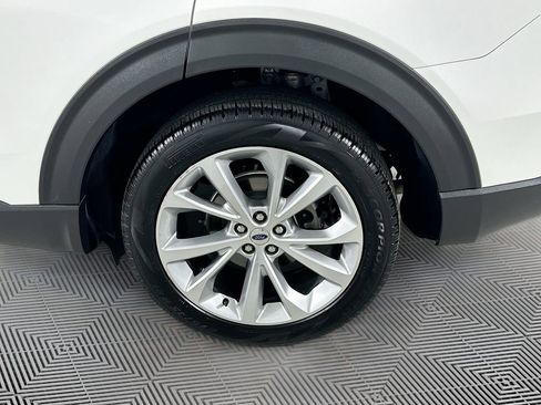 Used 2022 Ford Explorer Platinum w/ Equipment Group 601A AWD/4WD image 29