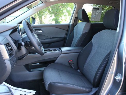 Used 2023 Nissan Rogue SV AWD/4WD image 15