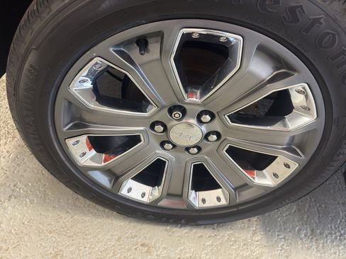 Used 2015 GMC Yukon Denali w/ Premium Package AWD/4WD image 35